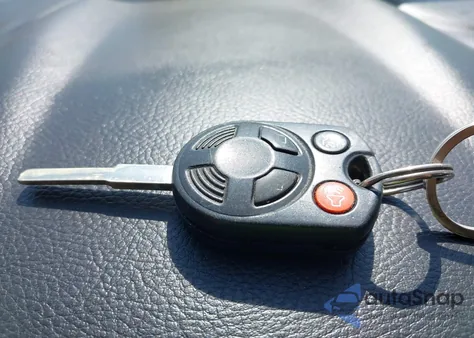 2014 Ford Focus Se z USA, uszkodzony, nr VIN 1FADP3K25EL182464